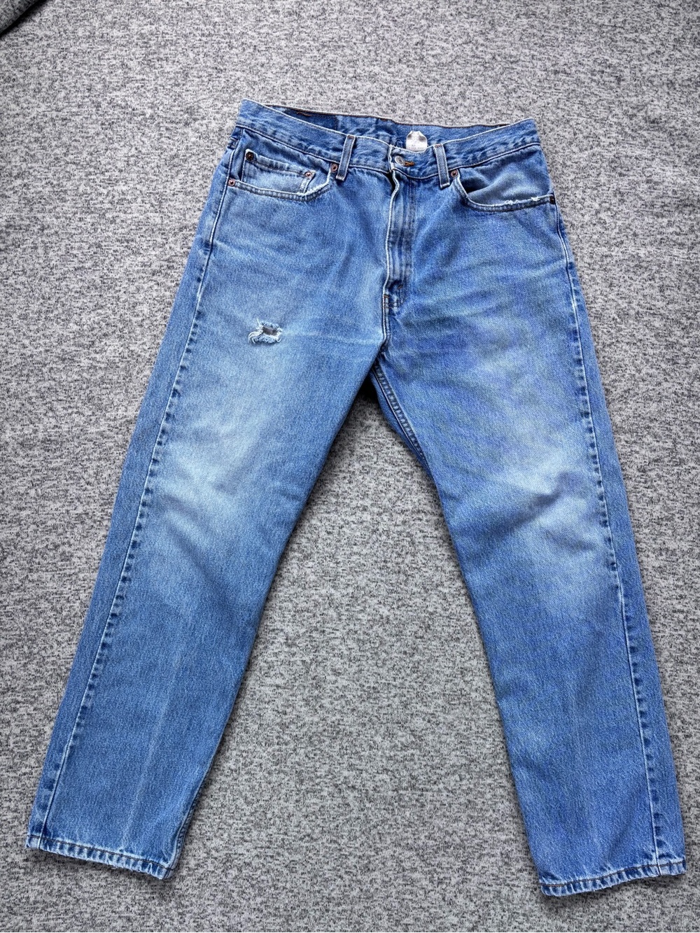 Vtg 90s? Levi’s 505 Medium Wash Regular Fit Straight Leg Distressed Jeans